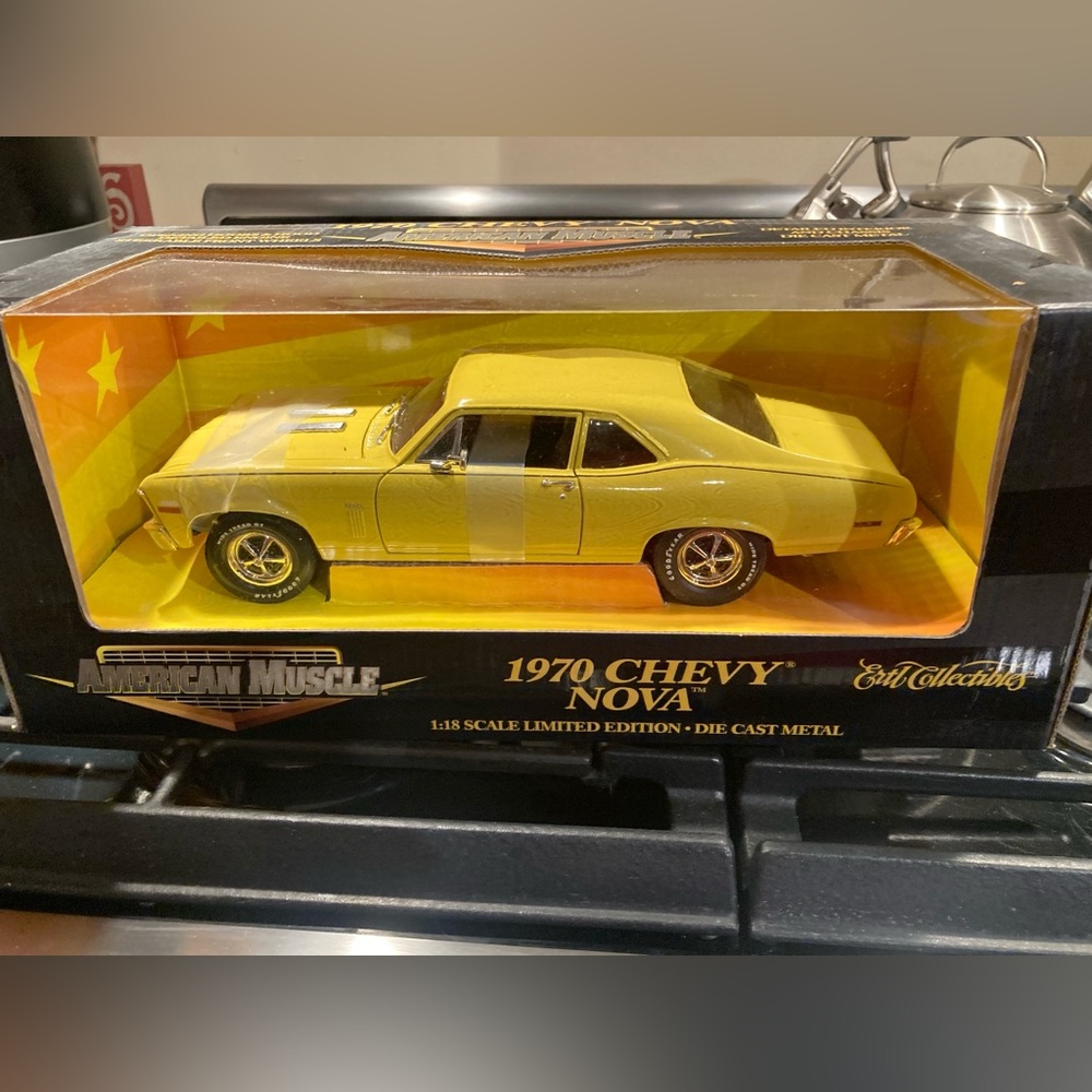 Ertl American Muscle 1:18 1970 Chevy Nova yellow